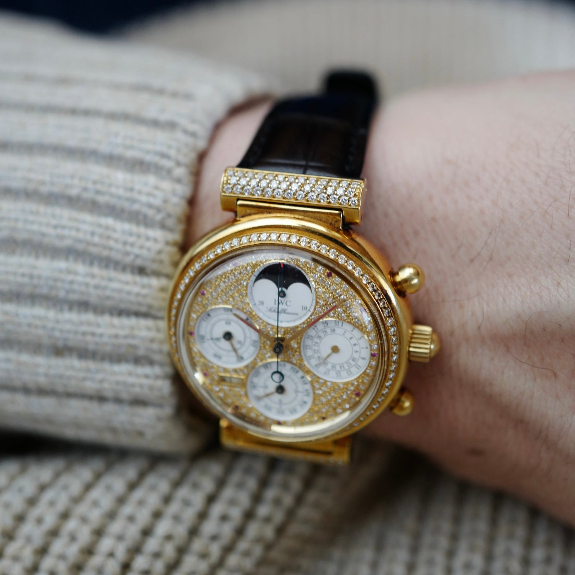 IWC - IWC Yellow Gold Perpetual Calendar Chronograph Da Vinci Ref. IW9253-05 - The Keystone Watches